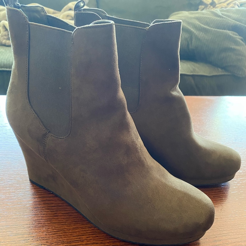 Women’s olive booties